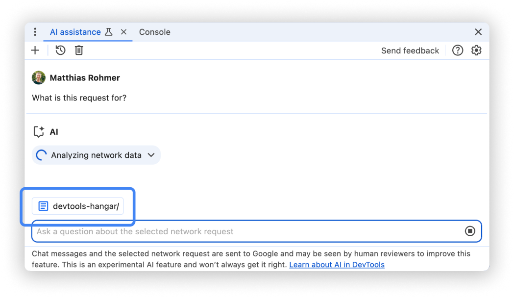 AI 輔助面板，其中醒目顯示了背景資訊要求。