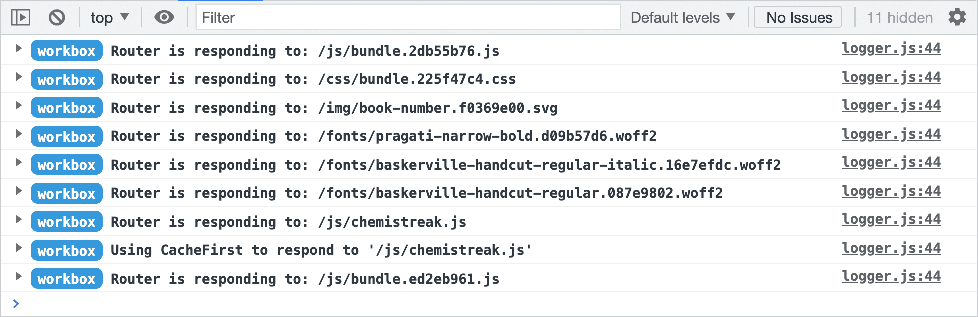 Een screenshot van Workbox-logboekberichten in de console van Chrome's DevTools. De logberichten onderscheiden zich van normale consolelogboeken met een Workbox-badge. Elk bericht kan worden uitgevouwen om meer foutopsporingsinformatie te krijgen.
